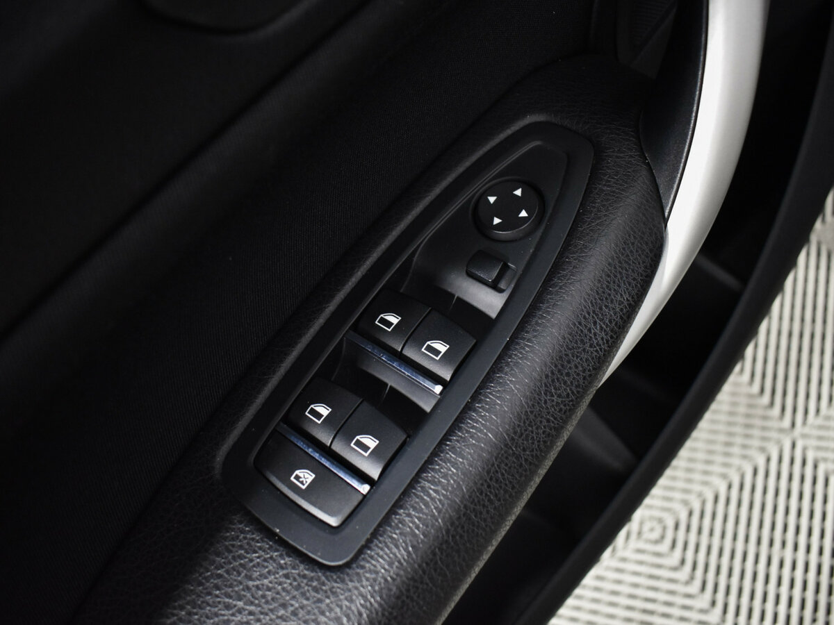 BMW 1 серии с пробегом — 2017 год. Фото: #14