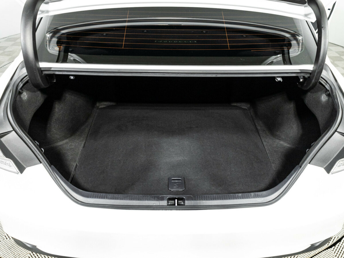 Toyota Camry с пробегом — 2020 год. Фото: #12