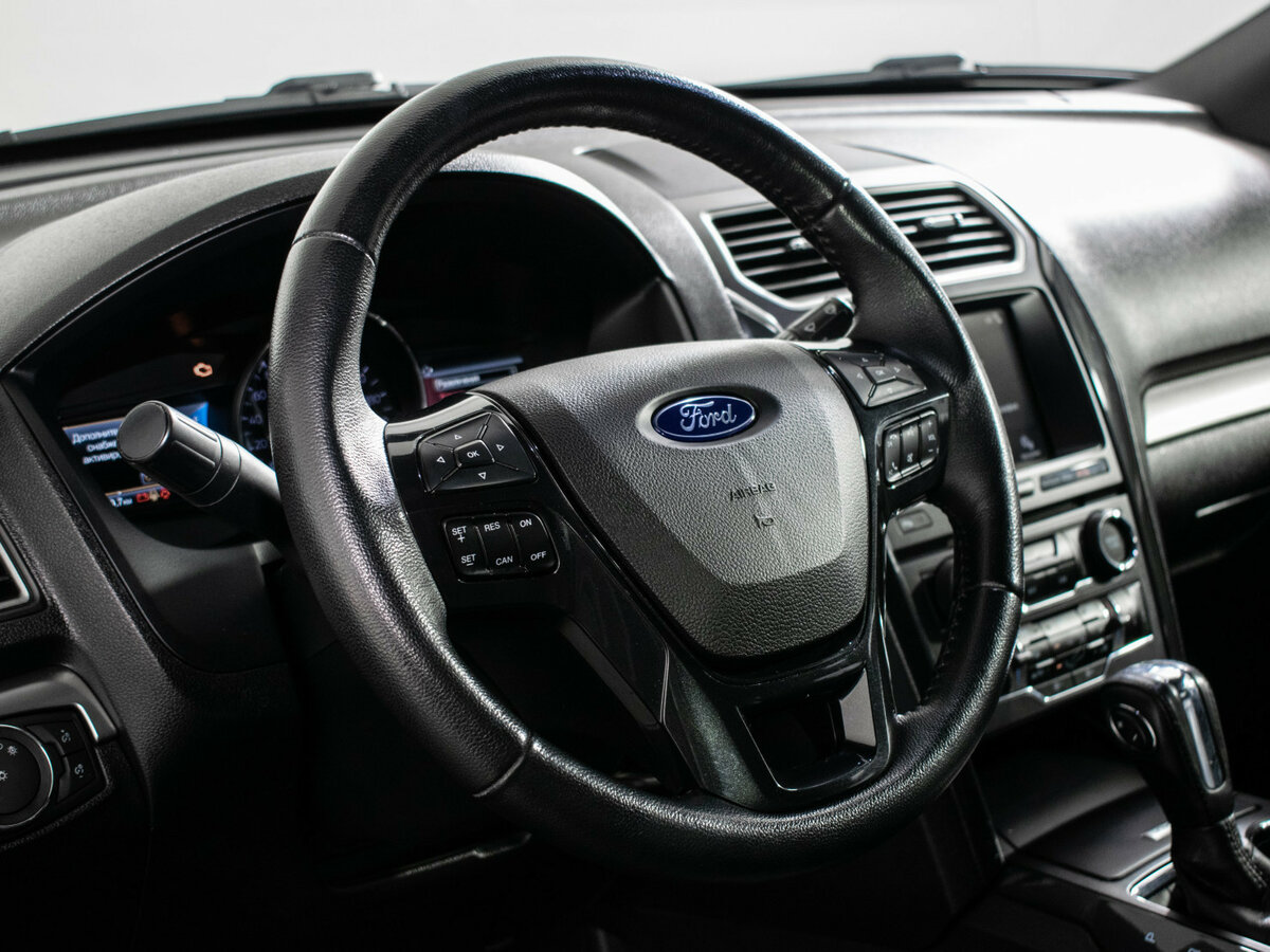 Ford Explorer с пробегом — 2018 год. Фото: #13