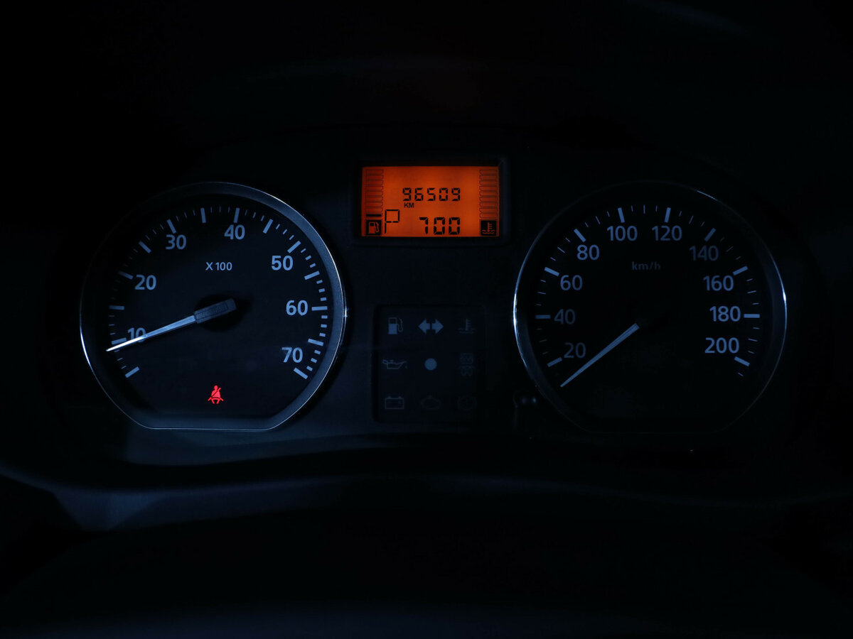 Renault Logan с пробегом — 2015 год. Фото: #8