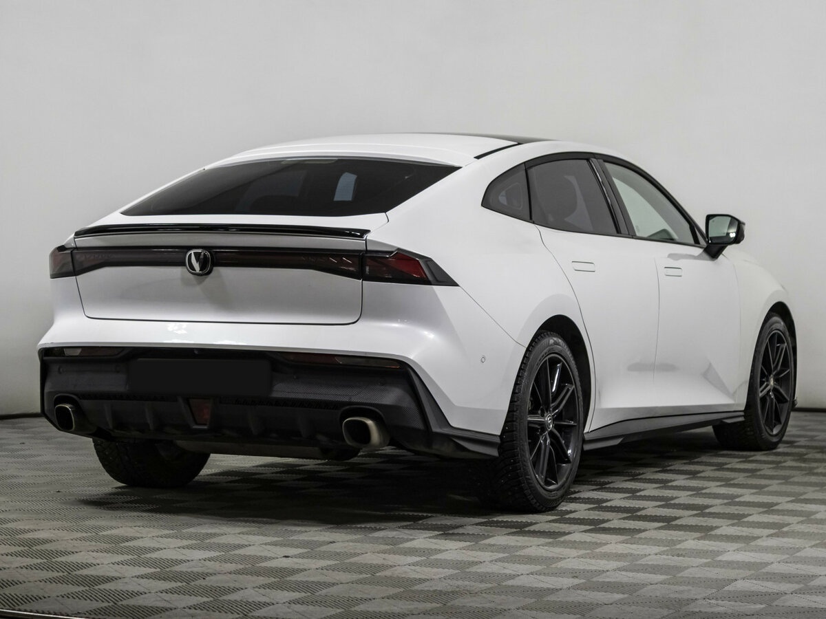 Changan UNI-V с пробегом — 2023 год. Фото: #3