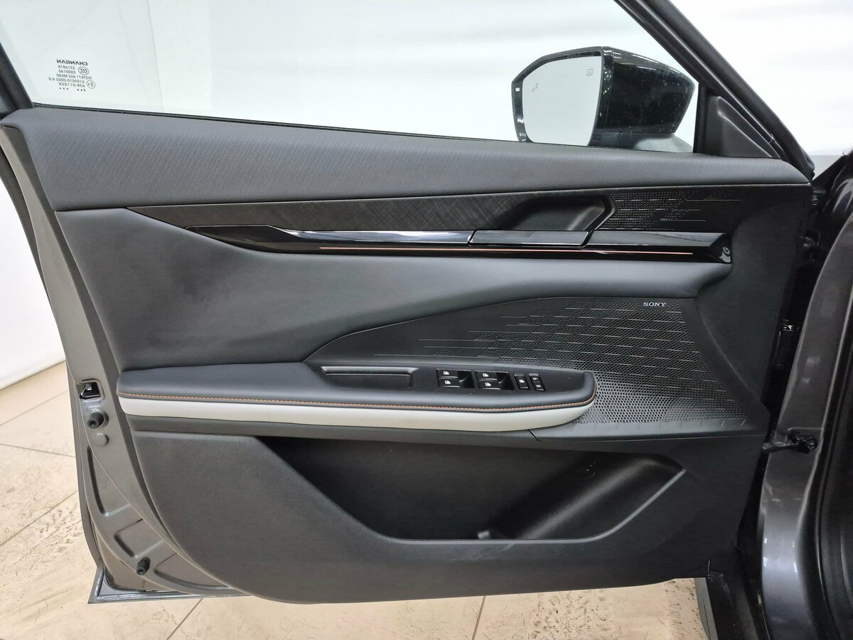 Changan UNI-V с пробегом — 2024 год. Фото: #6