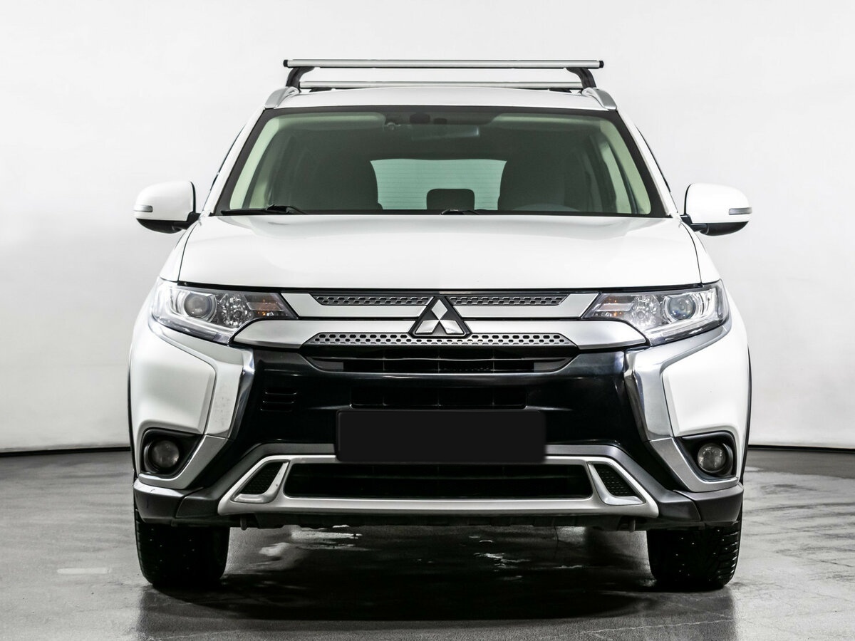 Mitsubishi Outlander с пробегом — 2021 год. Фото: #1