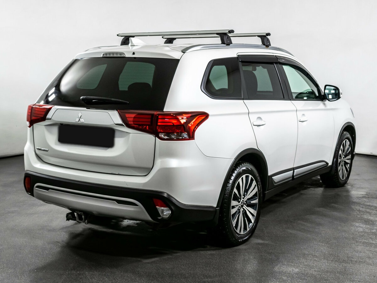 Mitsubishi Outlander с пробегом — 2021 год. Фото: #4