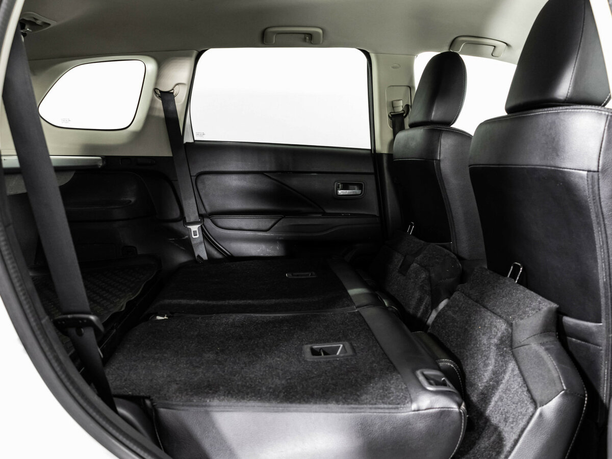Mitsubishi Outlander с пробегом — 2016 год. Фото: #16