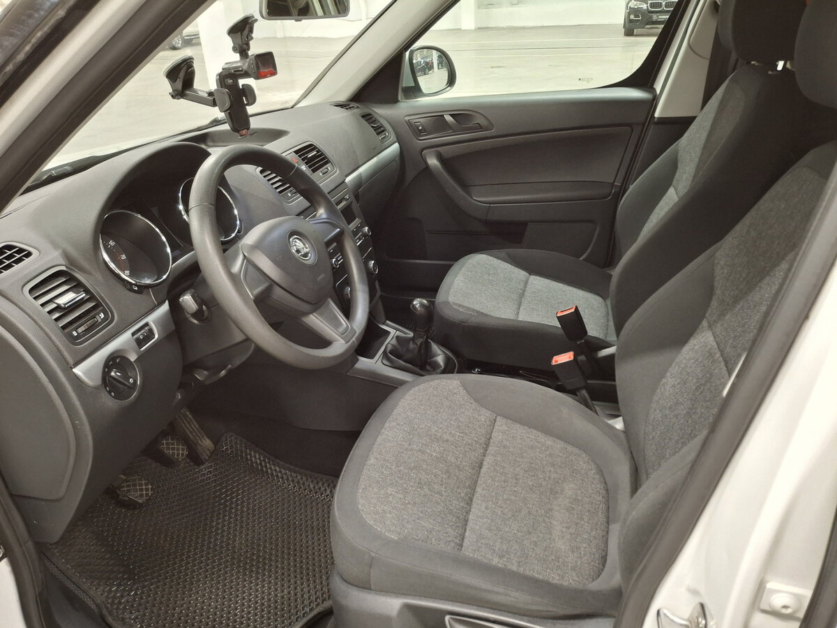 Skoda Yeti с пробегом — 2014 год. Фото: #14