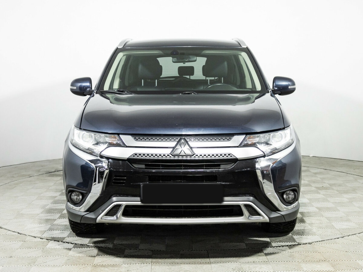 Mitsubishi Outlander с пробегом — 2019 год. Фото: #1