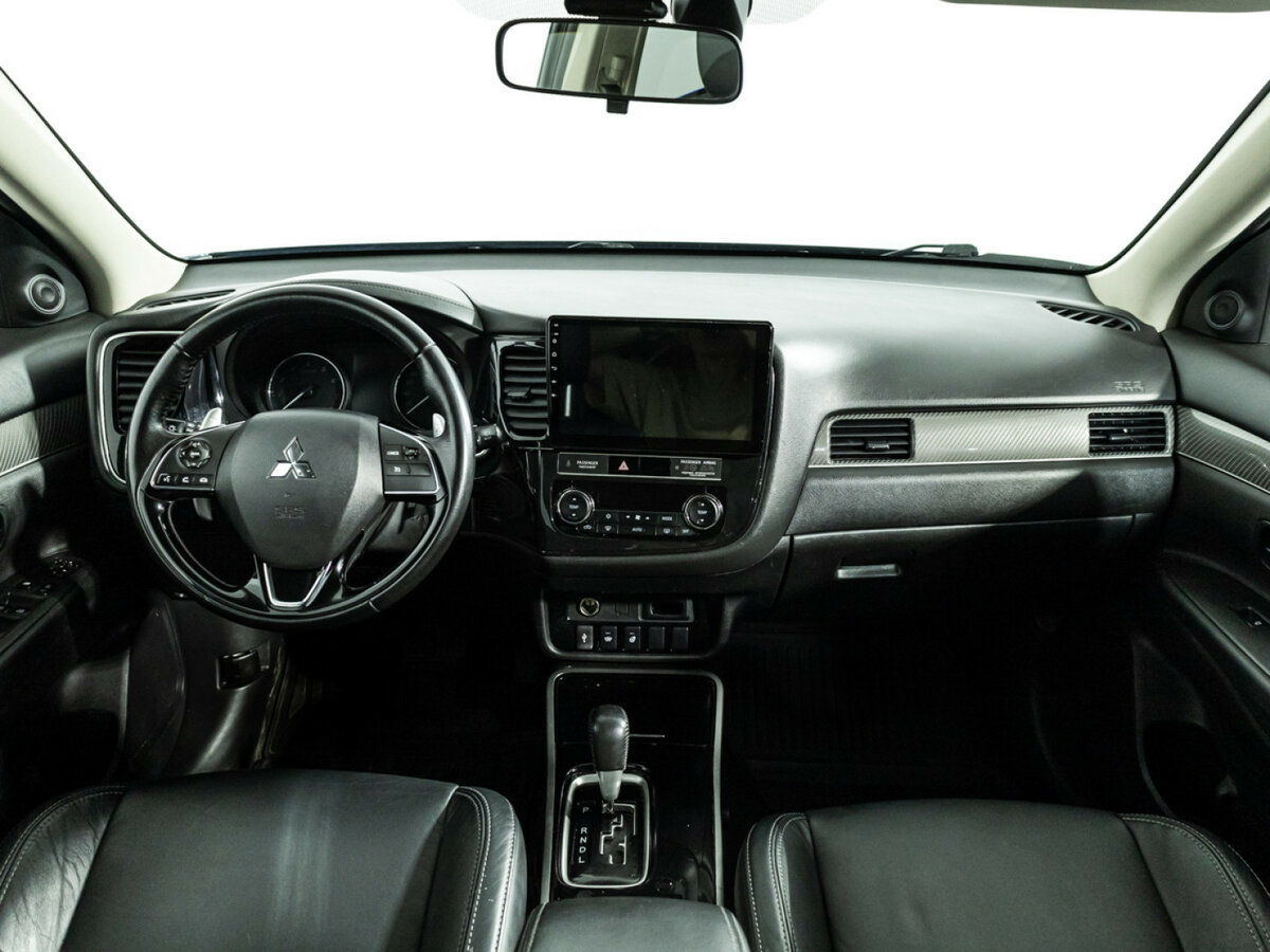 Mitsubishi Outlander с пробегом — 2019 год. Фото: #12