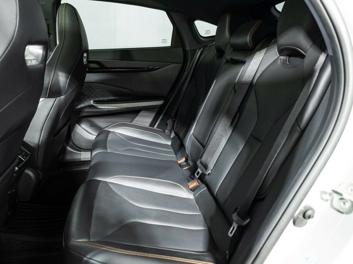 Changan UNI-V с пробегом — 2024 год. Фото: #9