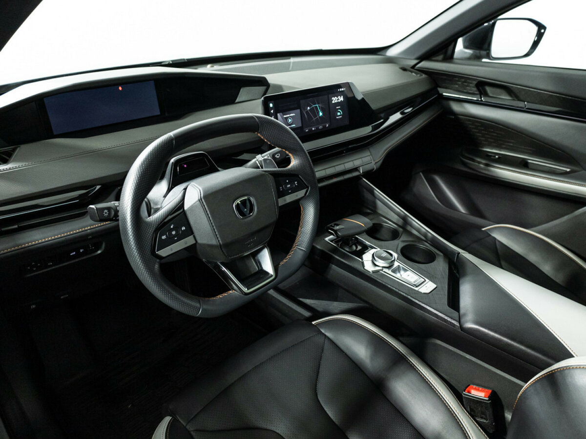 Changan UNI-V с пробегом — 2024 год. Фото: #10