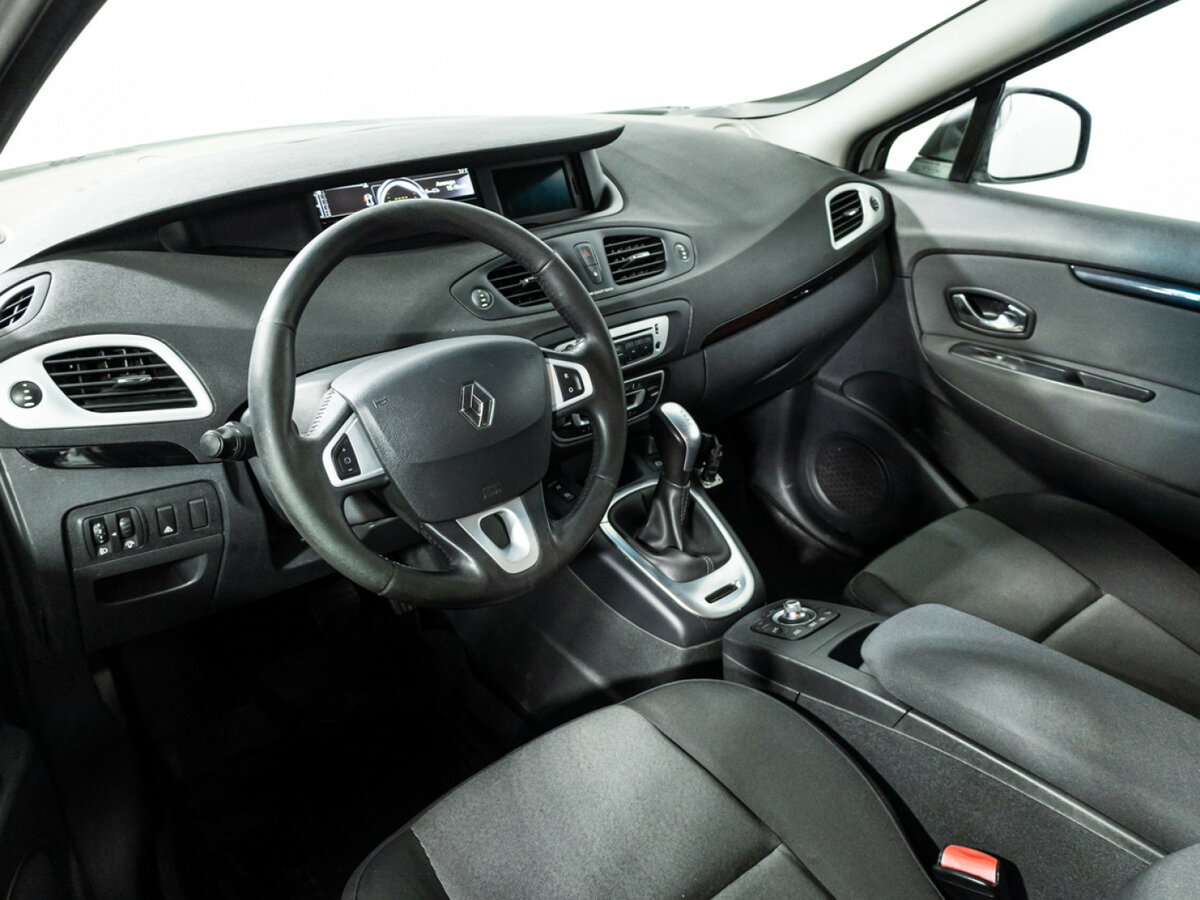 Renault Scenic с пробегом — 2012 год. Фото: #10