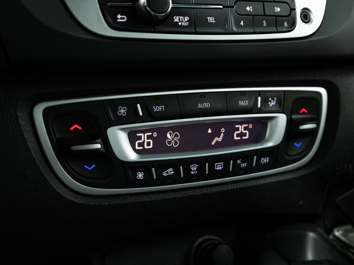 Renault Scenic с пробегом — 2012 год. Фото: #15