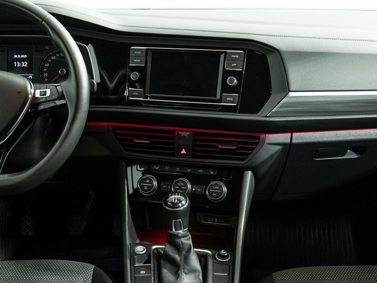 Volkswagen Jetta с пробегом — 2020 год. Фото: #13