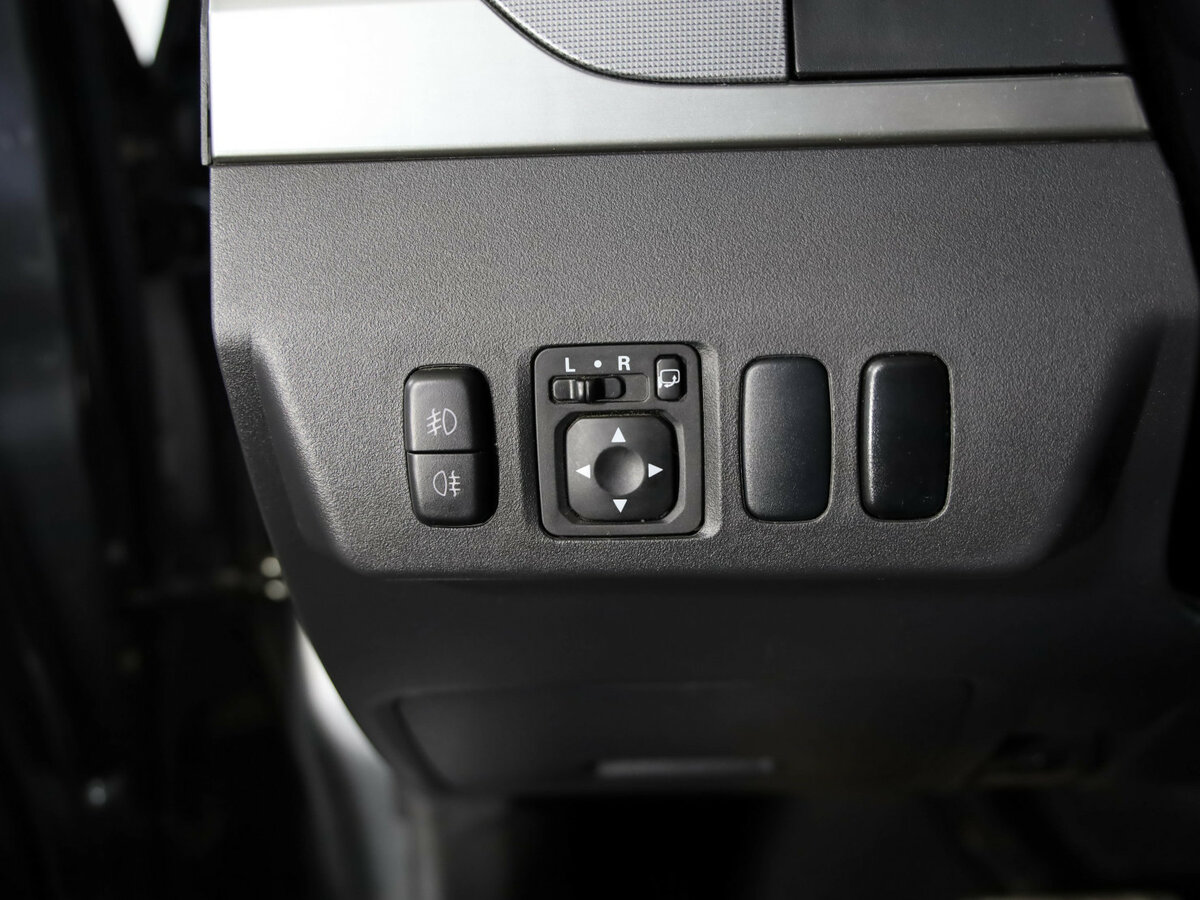 Mitsubishi Pajero с пробегом — 2015 год. Фото: #15