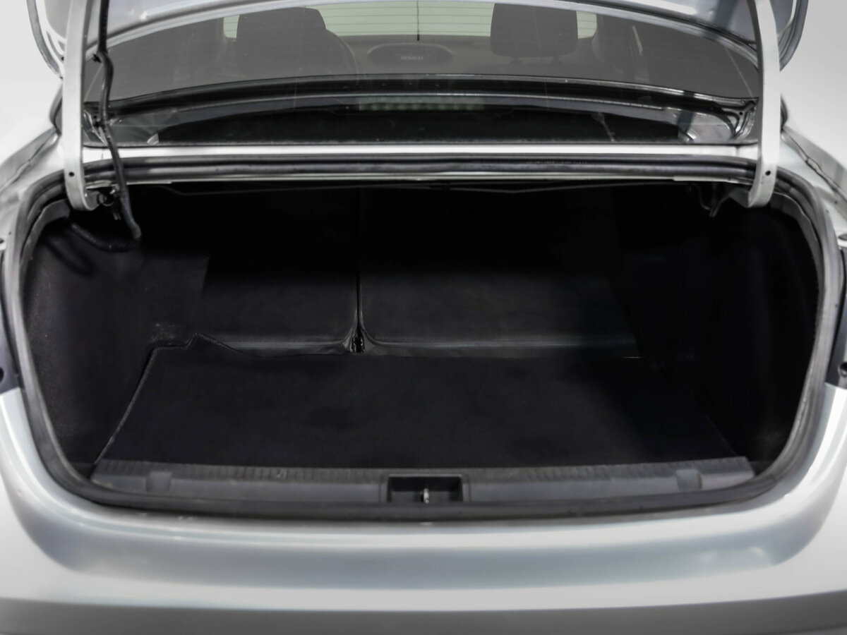 Renault Fluence с пробегом — 2014 год. Фото: #24