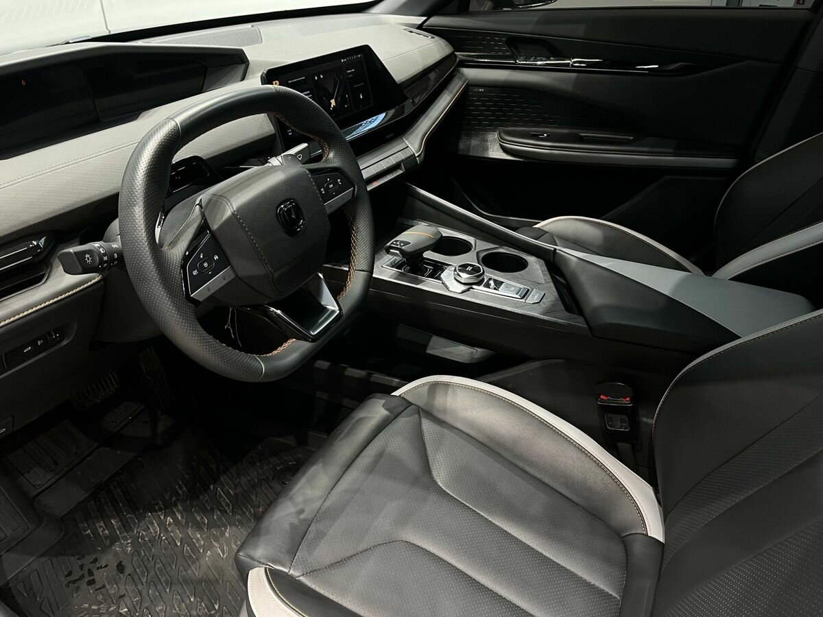 Changan UNI-V с пробегом — 2024 год. Фото: #8