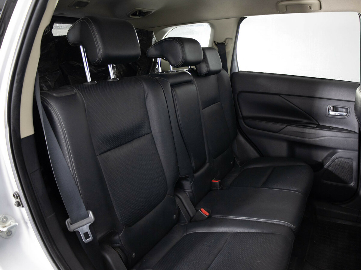 Mitsubishi Outlander с пробегом — 2013 год. Фото: #9