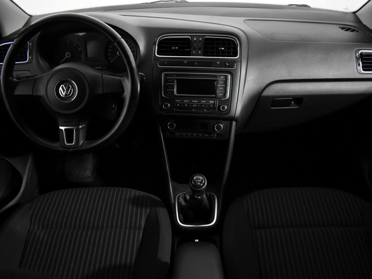 Volkswagen Polo с пробегом — 2015 год. Фото: #12