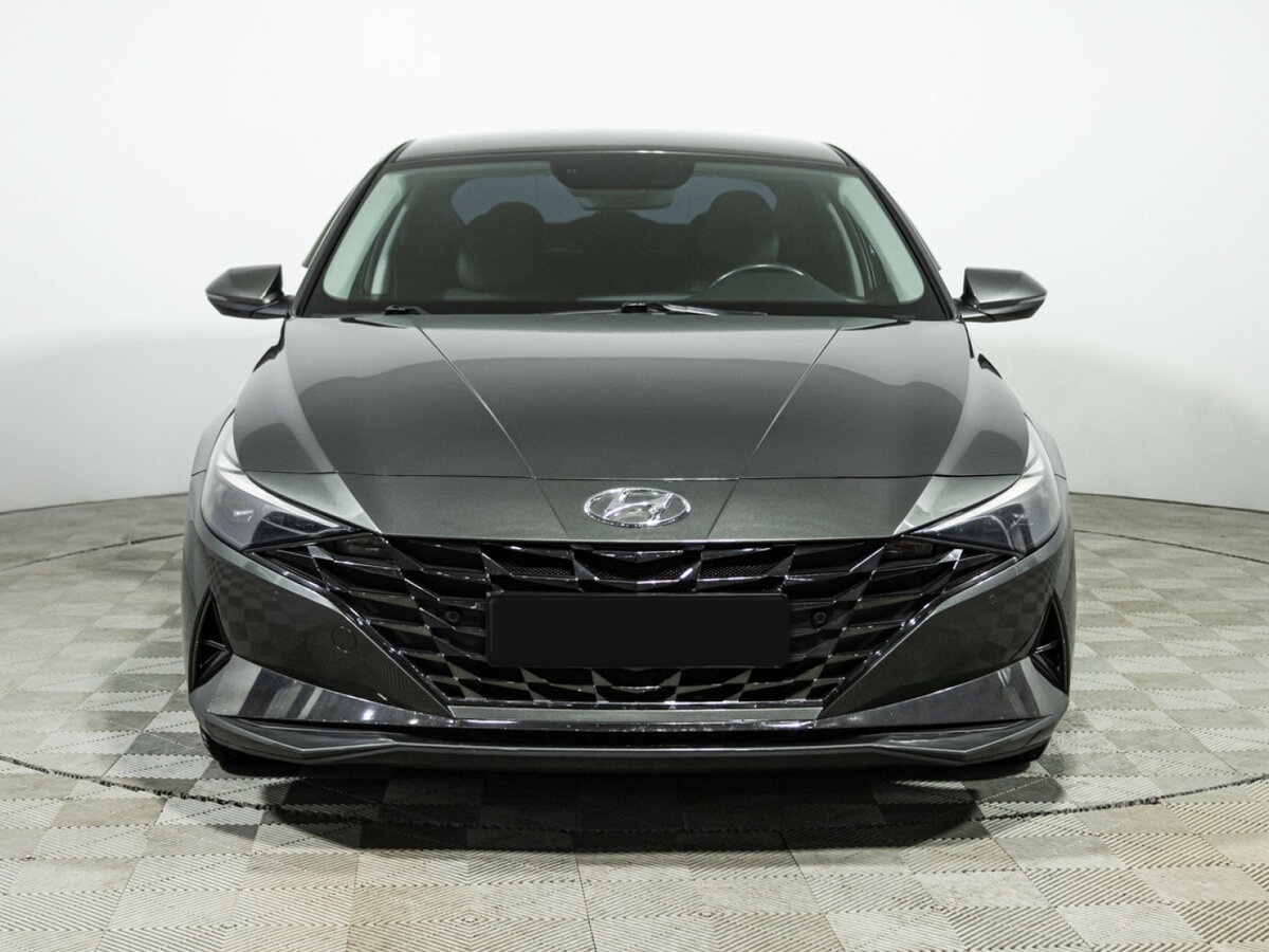 Hyundai Elantra с пробегом — 2022 год. Фото: #1