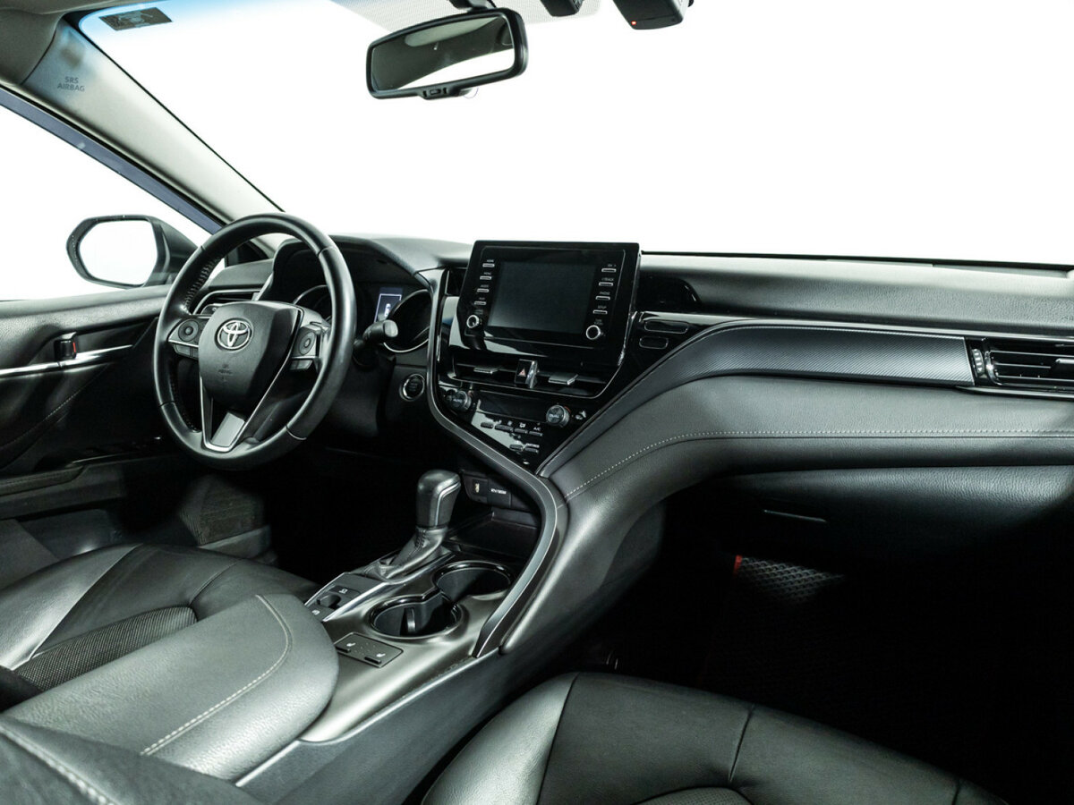 Toyota Camry с пробегом — 2021 год. Фото: #7