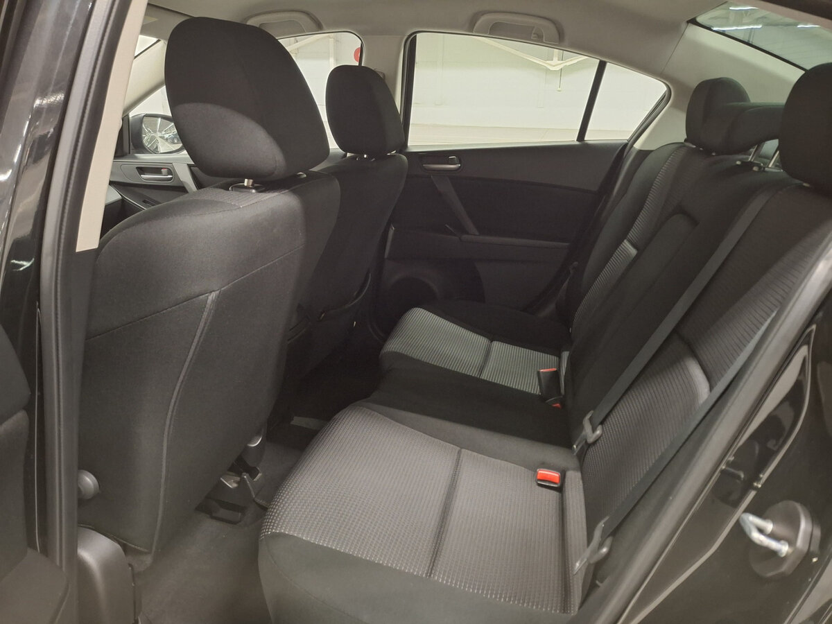 Mazda 3 с пробегом — 2013 год. Фото: #11