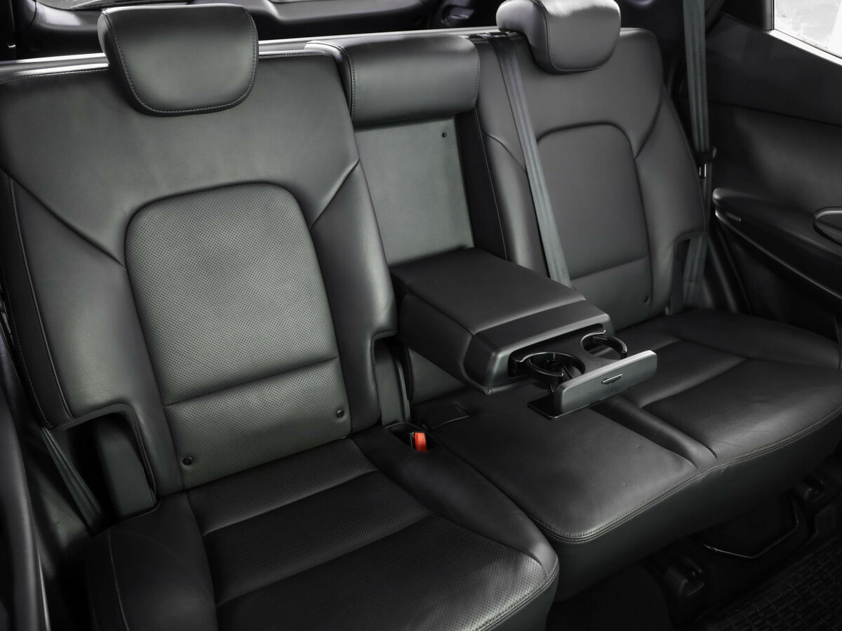 Hyundai Santa Fe с пробегом — 2014 год. Фото: #25