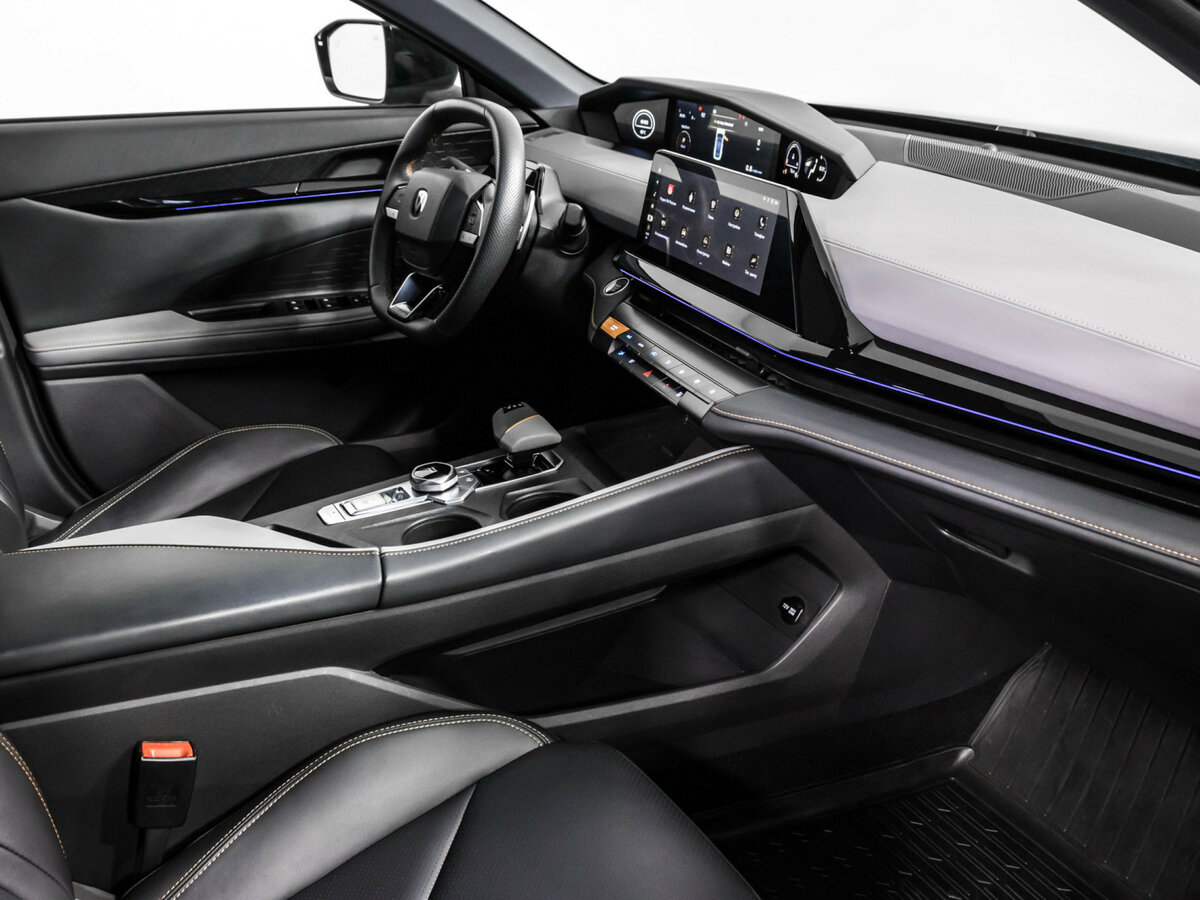 Changan UNI-V с пробегом — 2023 год. Фото: #8