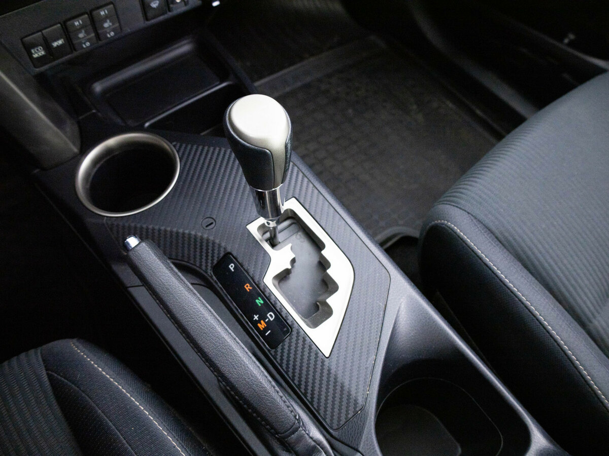 Toyota RAV4 с пробегом — 2013 год. Фото: #16