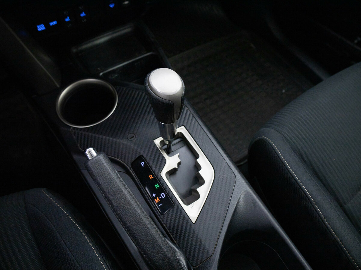 Toyota RAV4 с пробегом — 2013 год. Фото: #16