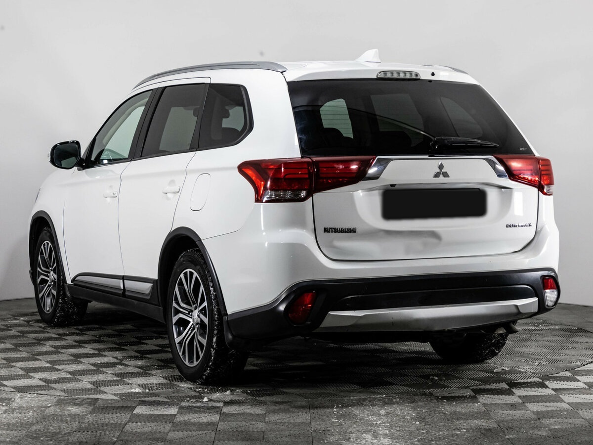 Mitsubishi Outlander с пробегом — 2017 год. Фото: #5