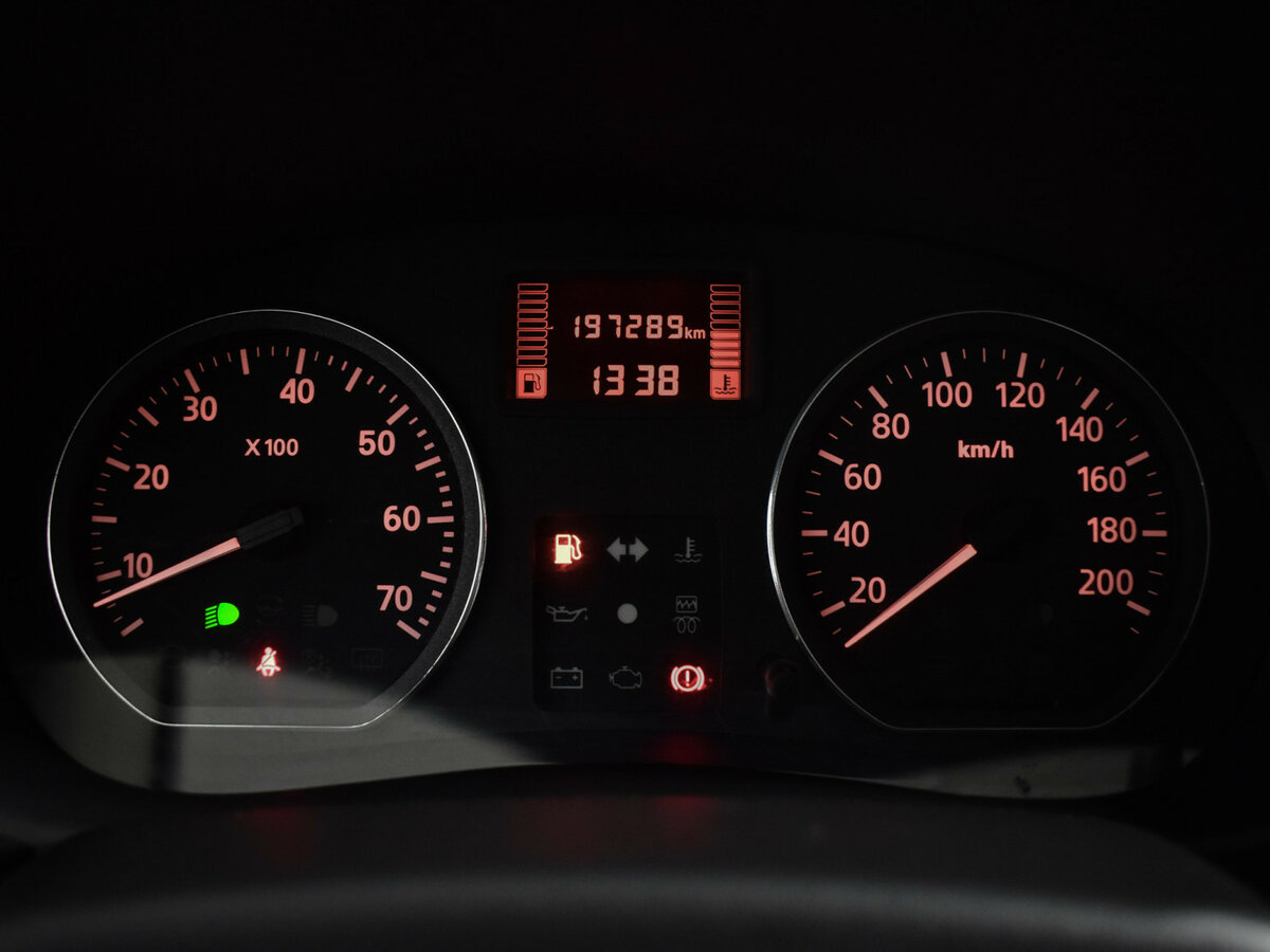 Renault Sandero с пробегом — 2014 год. Фото: #18