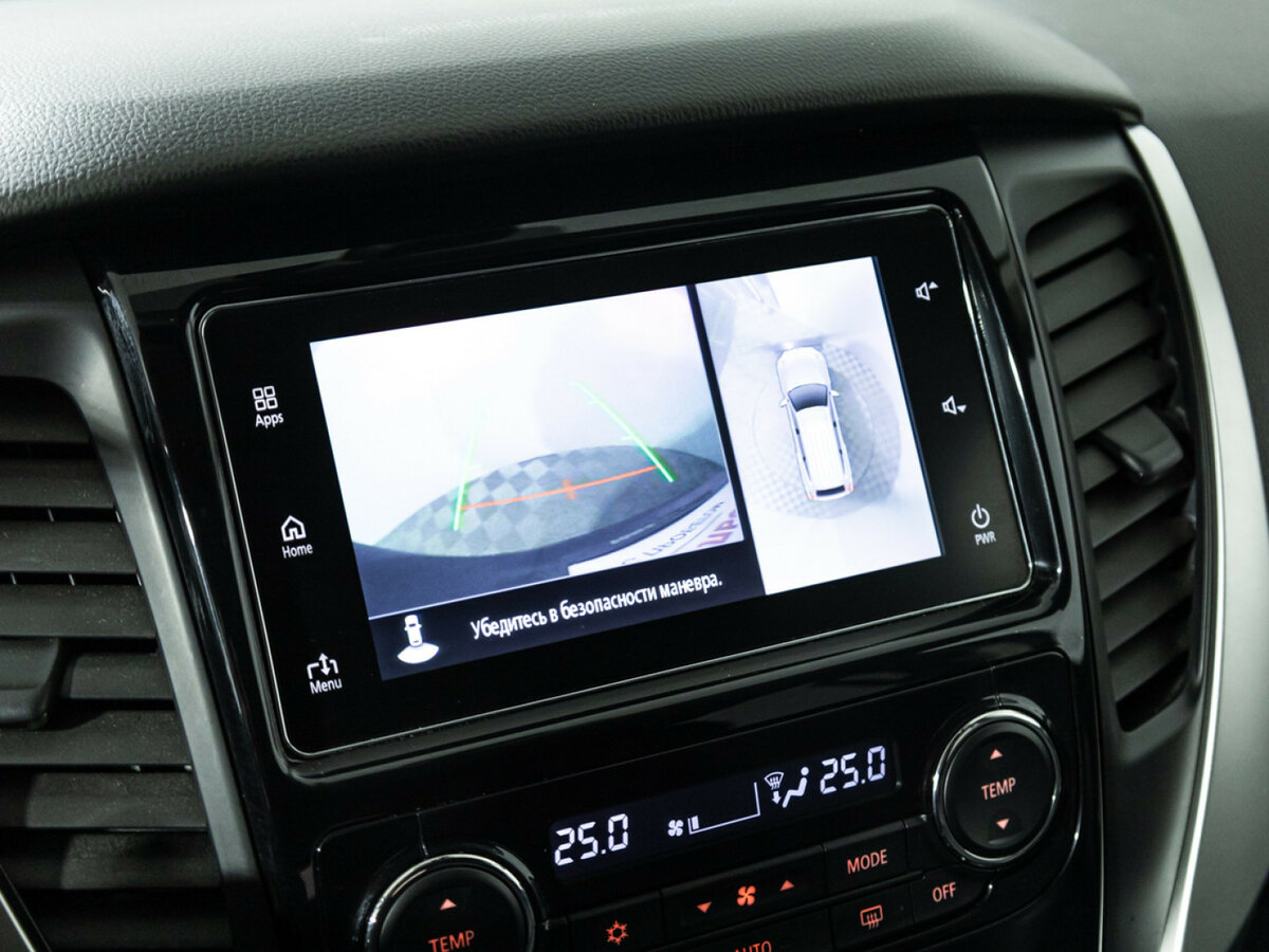 Mitsubishi Pajero Sport с пробегом — 2017 год. Фото: #12