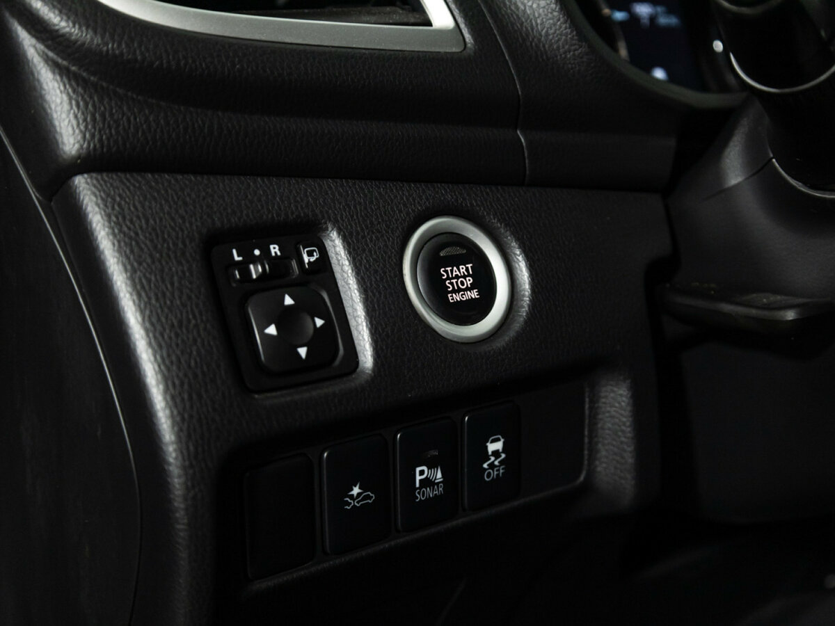 Mitsubishi Pajero Sport с пробегом — 2017 год. Фото: #15